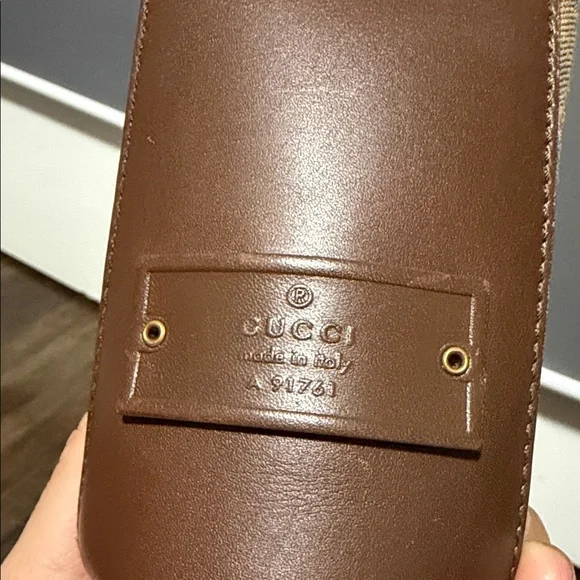 Authentic Gucci Brown GG Supreme Messenger Bag with Leather Strap - Picture 2 of 7